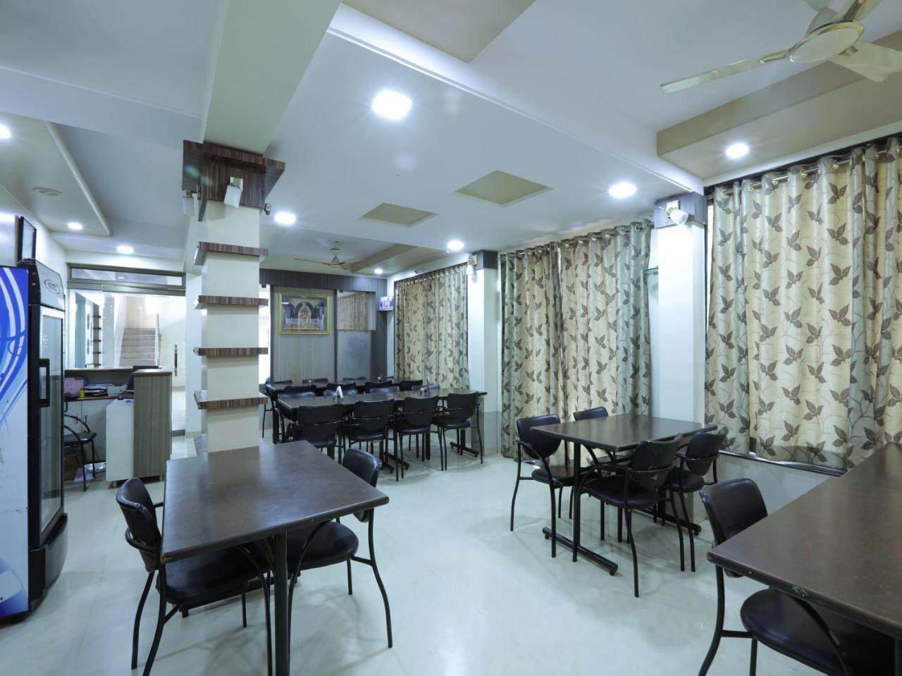 شيردي Oyo 4198 Hotel Shri Sai Murli المظهر الخارجي الصورة