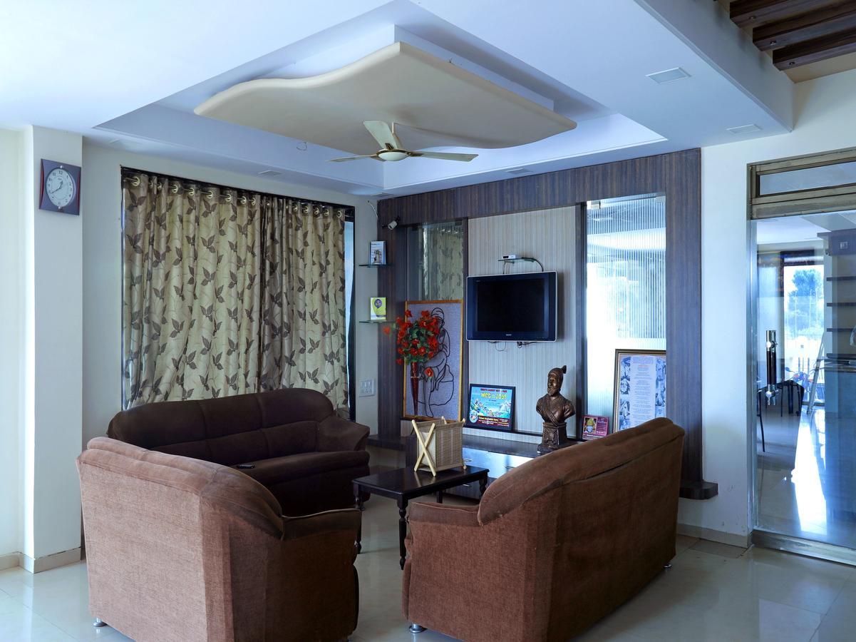 شيردي Oyo 4198 Hotel Shri Sai Murli المظهر الخارجي الصورة